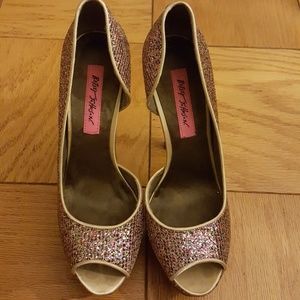 Beautiful Glitter Pumps